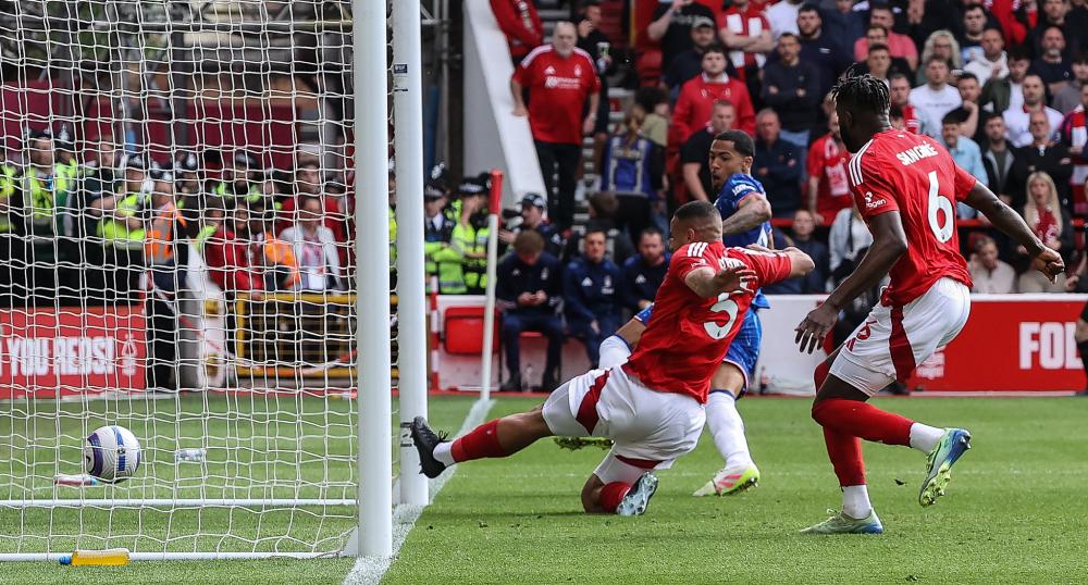 德尚在克莱枫丹问候球员：为卡马庆生、与坎特重逢